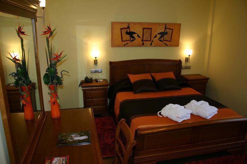 Complejo Aldeola Bed & Breakfast Malpica Exterior photo