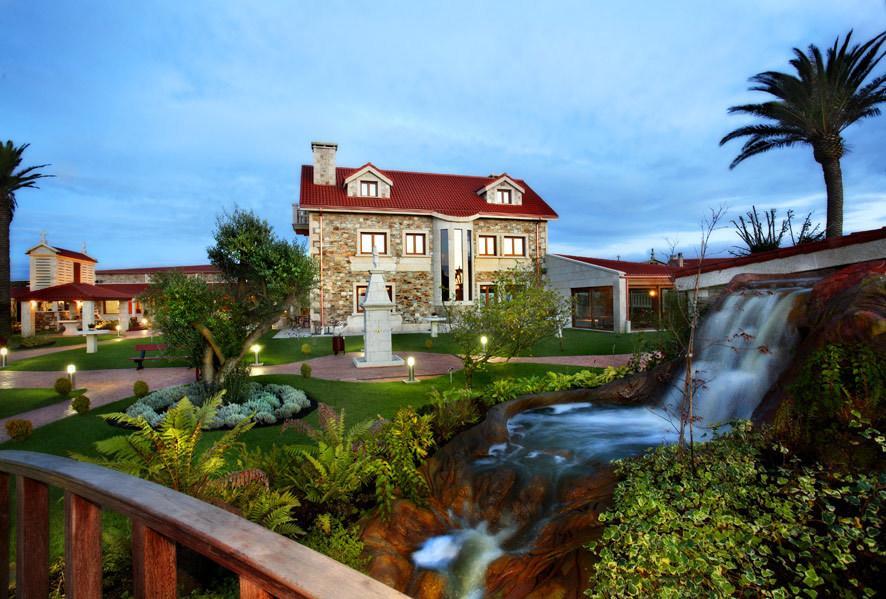 Complejo Aldeola Bed & Breakfast Malpica Exterior photo
